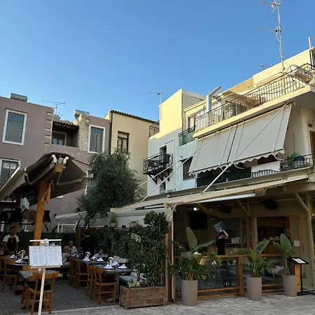 4 Seasons Διαμέρισμα *