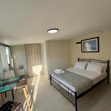 4 Seasons * Ρέθυμνο